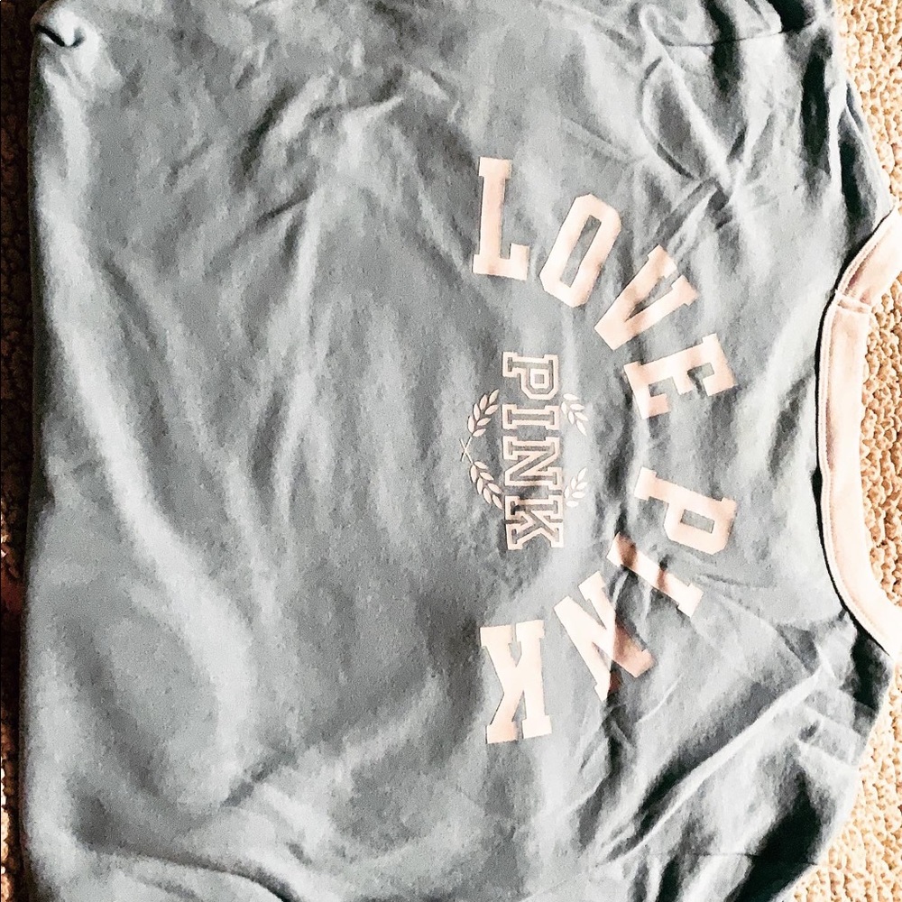 🛍 Pink VS Baby blue and white shirt